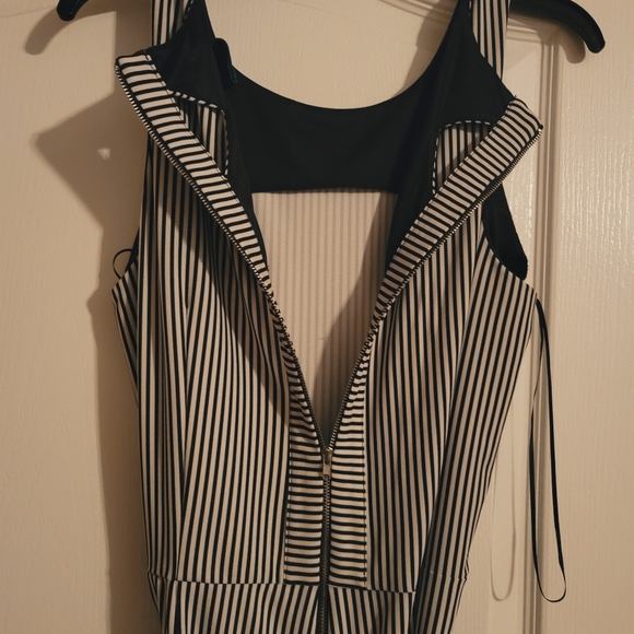 Jumpsuit - Picture 5 of 6